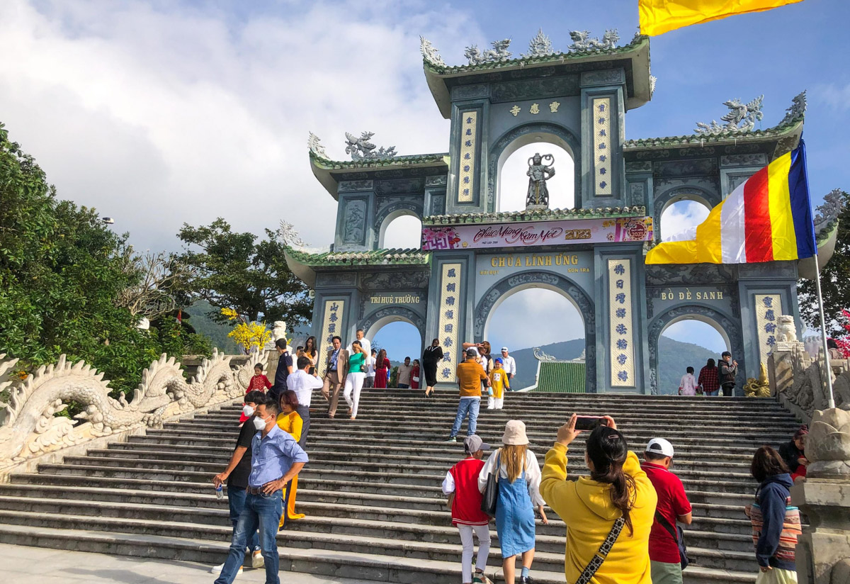 Linh Chua Linh Tu Temple, Vietnam: How to Reach, Best Time & Tips